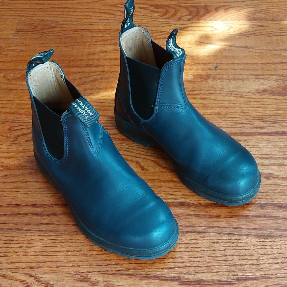 Dark Navy Blundstones, US women's 8.5